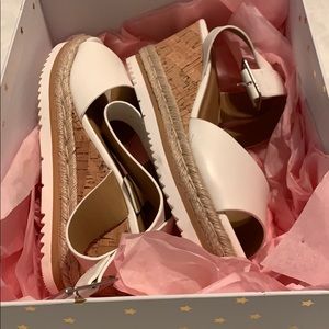 Soda Size 7 white Platform Shoes.